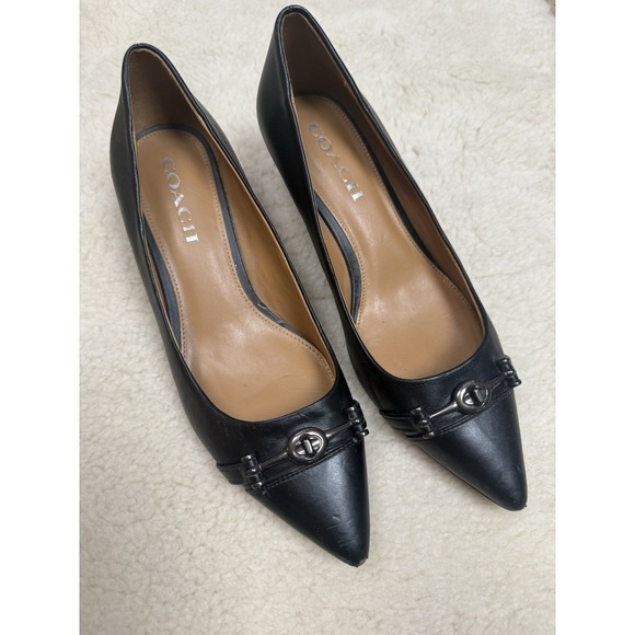 COACH Black Leather Pointed Toe Classic Pump Kitten Heel Lock Detail 6.5B - Picture 1 of 11